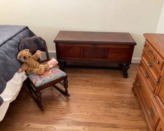 VINTAGE CEADER CHEST