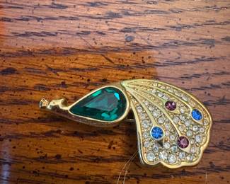 Costume jewelry 