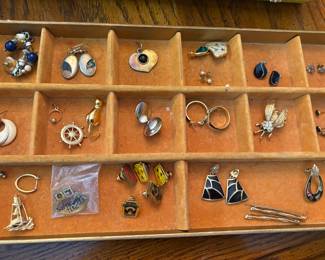 Costume jewelry 