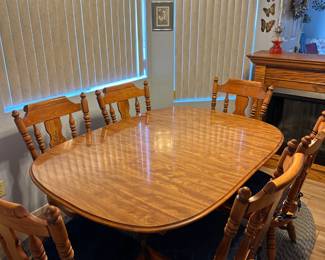 Dining Table with 6 Chairs and 2 Leaves