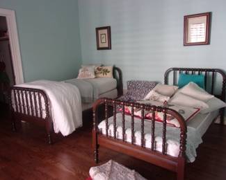 JENNY LINDE Twin Beds, Pillows, Blankets