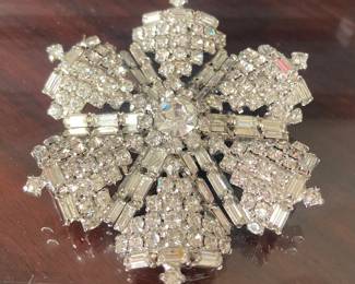 Sculptured rhinestone brooch - brilliant cut - see to appreciate