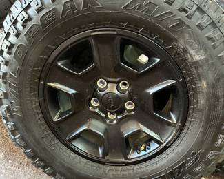2020 Jeep gladiator Mojave
LT285/70R17