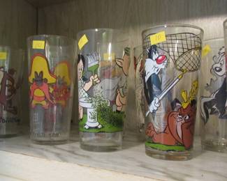 Collectible glasses Looney Toon characters!