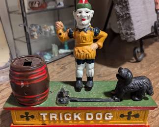 Cast iron bank (made in Taiwan) missing the hoop!