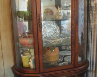 Corner cabinet lights up