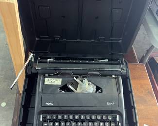 GREAT ROYAL TYPEWRITER