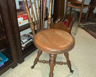 Antique clawfoot piano stool w/ back