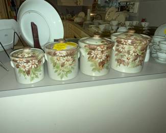 Pfaltzgraff cannister set