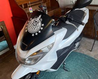 2015 HONDA PCX SCOOTER - RUNS GREAT!