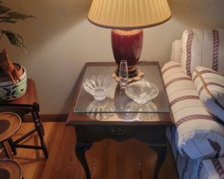 Ethan Allen Side End Table Dark Cherry Georgian Court Queen Anne Glass Top 1980s