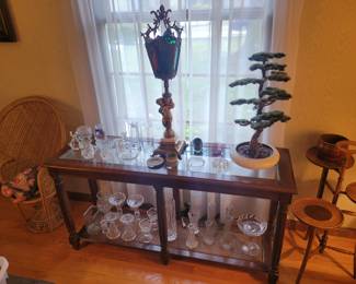 Two Tier Glass Top Console/Sofa Table in excellent condition!