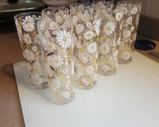Culver Daisy-Set of 8 Vintage-5 1/2” Drinking Glasses/Barware-Gold/Wht/Yellow beautiful!!