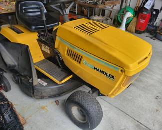 MTD Grass handler, riding lawn mower.  600 series mower 7 speed 12.5 hp engine.