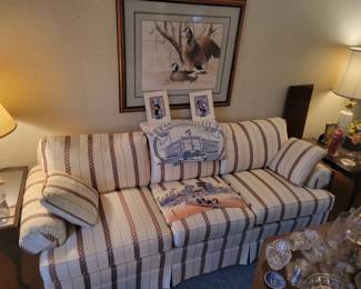 Beautiful Henredon Sofa Couch, excellent condition!