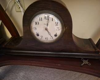 Antique Ingraham Mantle Clock.