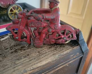 VTG 1930s Hubley Cast Iron 6" Red Harley Davidson Motorcycle.