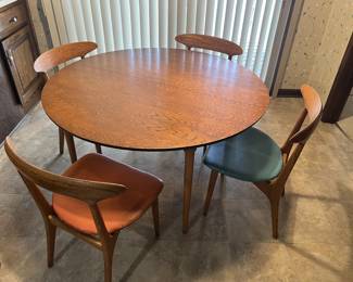 MCM Dining set with 4 chairs - Walter of Wabash - dimensions in pictures