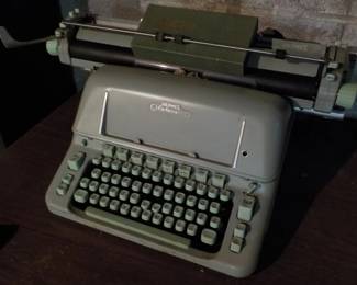 Typewriter Hermes