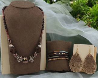 Chunky Statement Necklace With Bracelet Earrings