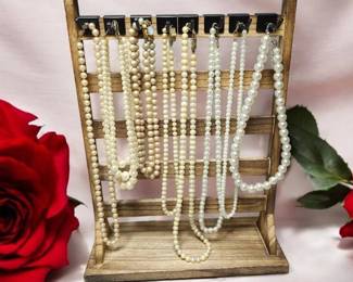 Pearl Necklaces Vintage To Now