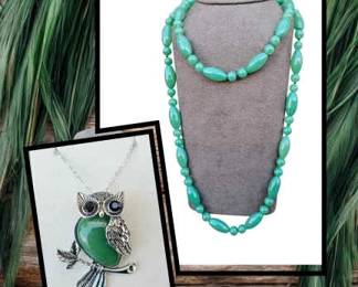 Green Adventurine Owl Necklace Glass Vintage Necklace  Not Plastic  Tested  See Pictures 