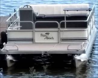 PONTOON BOAT 