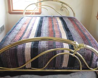 DSC 0074 Brass beds 