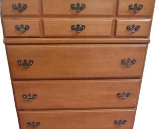 DSC 0082 dressers