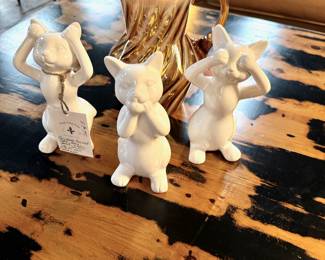 7" BENZARA THREE COMICAL CATS, "Hear, Speak, and See No Evil" and a Vintage FENTON Cameo Swirl Optic Pitcher