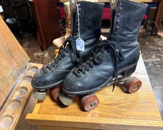 Vintage Men's Skates, Chicago, Size 9