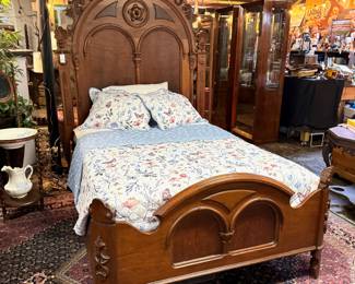 c.1800's Heavily carved, full size MAHOGANY bed with beautifully carved detailing, 24" wooden side rails, AMAZING PIECE of craftsmanship!