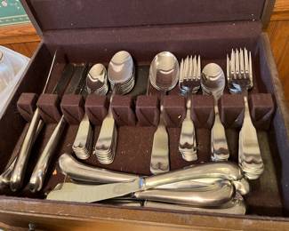 Flatware set