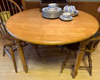 Double drop leaf wood table