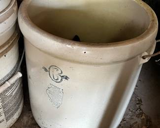 6 gallon White Hall crock with handles!