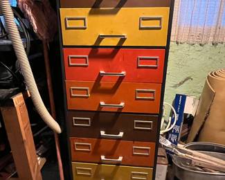 Vintage metal cabinet....
