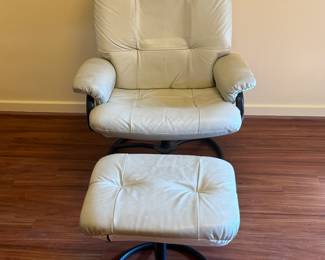 Cream Leather Recliner w/Otterman