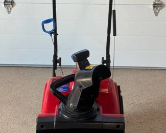Toro 18" Power Clear 518 Gas Snowblower