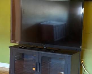 60" Sony Bravia LCD Digital Flatscreen Color TV w/Remote