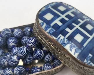 Blue/White Ceramic Asian Bead Necklace & Box