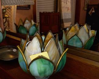 Items Located In The 1st Floor Dining Room
