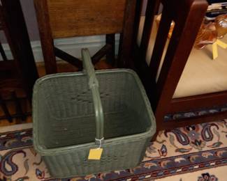 Items Located In The 1st Floor Dining Room