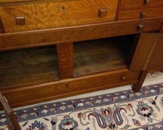 Items Located In The 1st Floor Dining Room