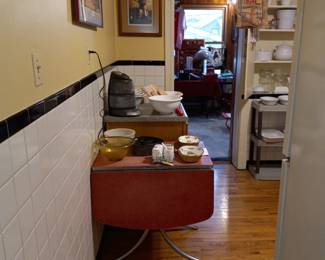Items Located In The 1st Floor Kitchen
