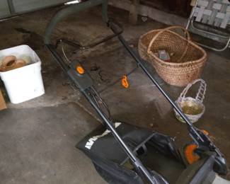Items Located In The Front Yard During The Sale