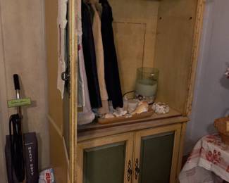 Items Located In The Second Floor 2nd Bedroom