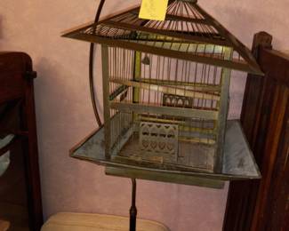 Items Located In The 1st Floor Dining Room