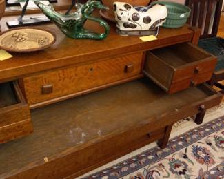 Items Located In The 1st Floor Dining Room