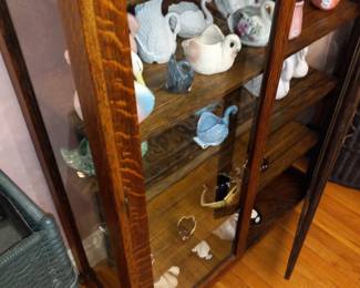 Items Located In The 1st Floor Dining Room