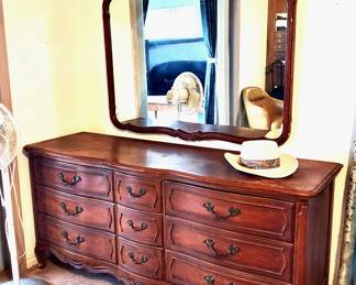 Dresser W/Mirror